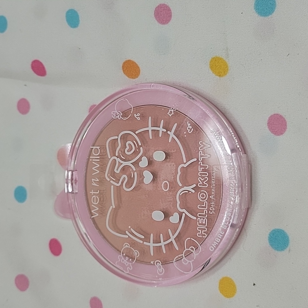 Hello Kitty Make Up Bundle In Embroidered Pouch - Picture 5 of 5